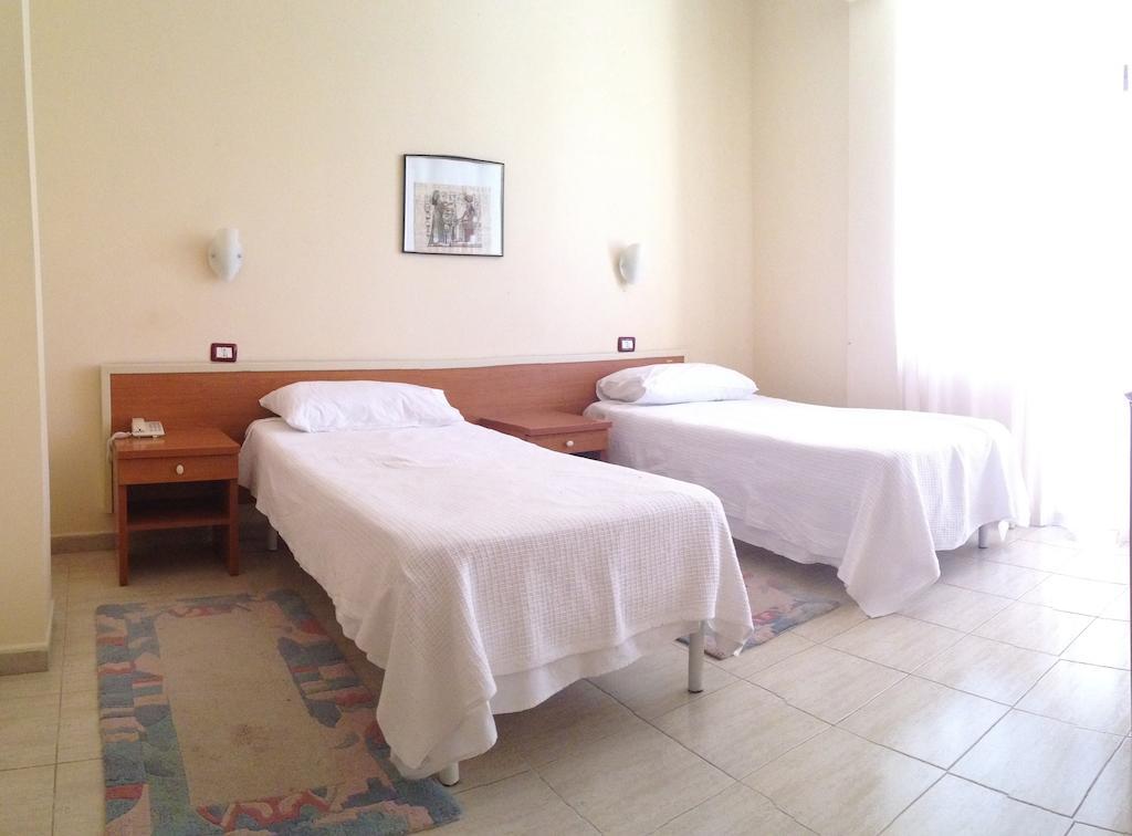 Akropoli Hotel Kryemëdhej 객실 사진