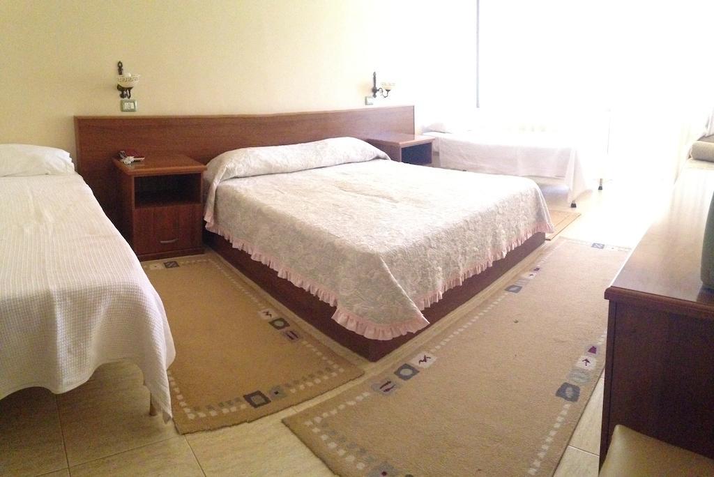 Akropoli Hotel Kryemëdhej 객실 사진