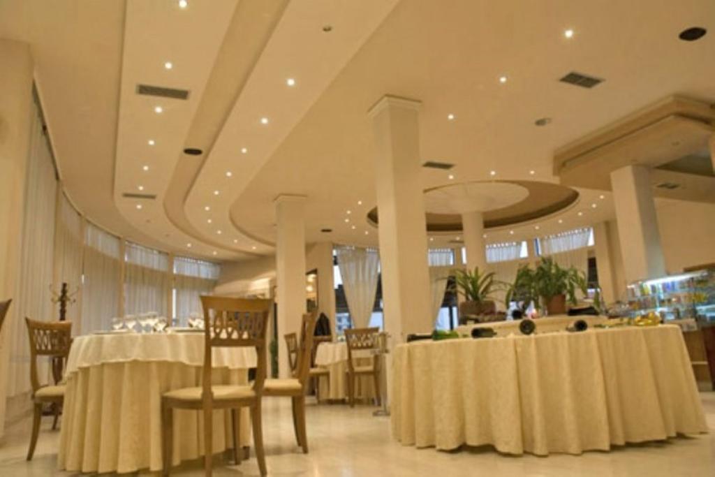 Akropoli Hotel Kryemëdhej 외부 사진